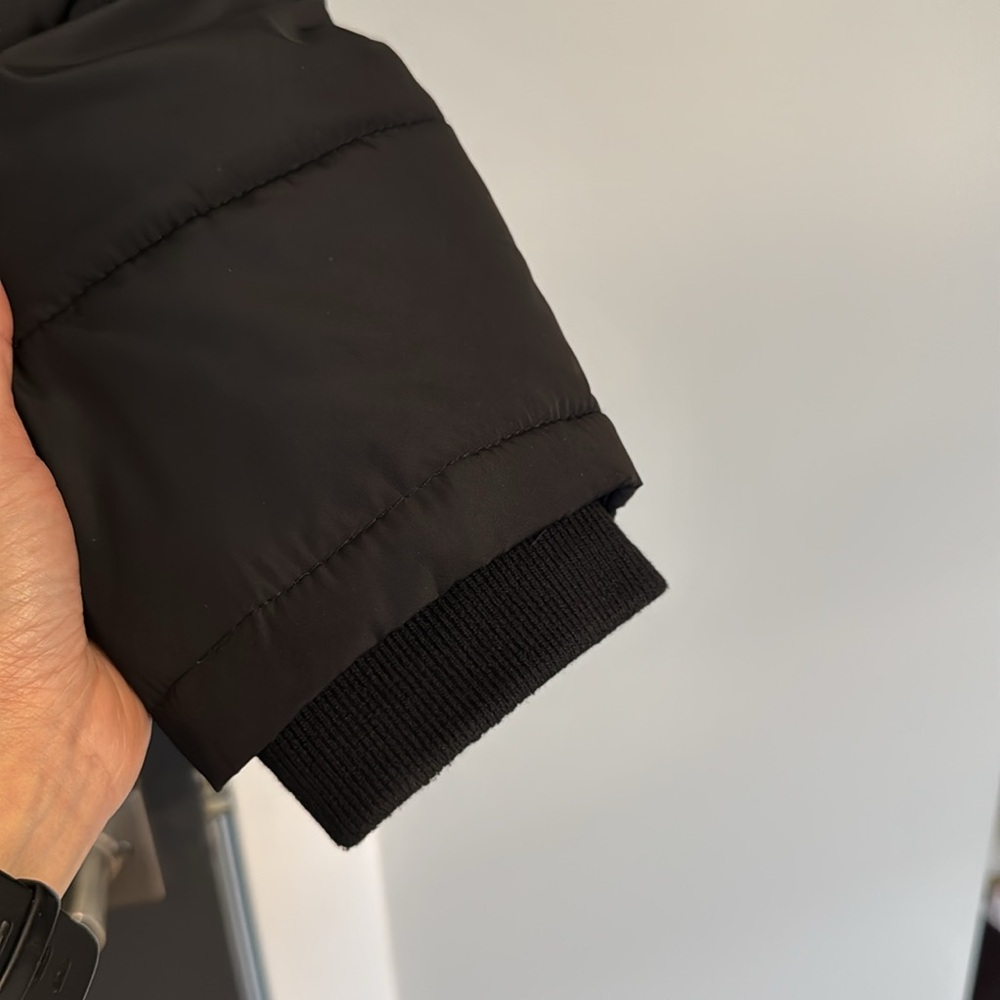 EXCELLENT CONDITION - Calvin Klein Men’s Black Puffer Jacket Sz M - Picture 5 of 9